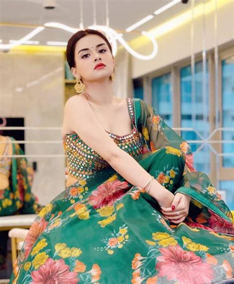 Avneet Kaur Looks Oh So Hot In Sexy Green Floral Lehenga And We Are Left Smitten