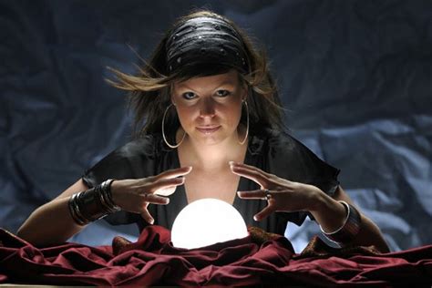 What Is A Psychic Medium How Does It Work Alternative Resources