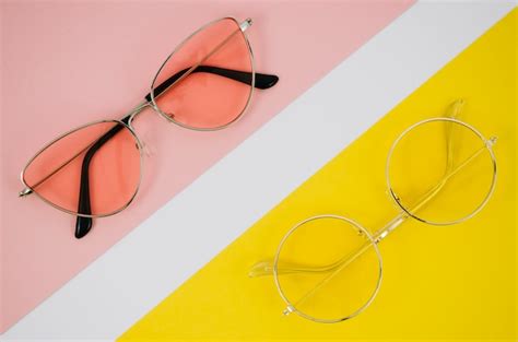 Free Photo Modern Eyeglasses On Colorful Background
