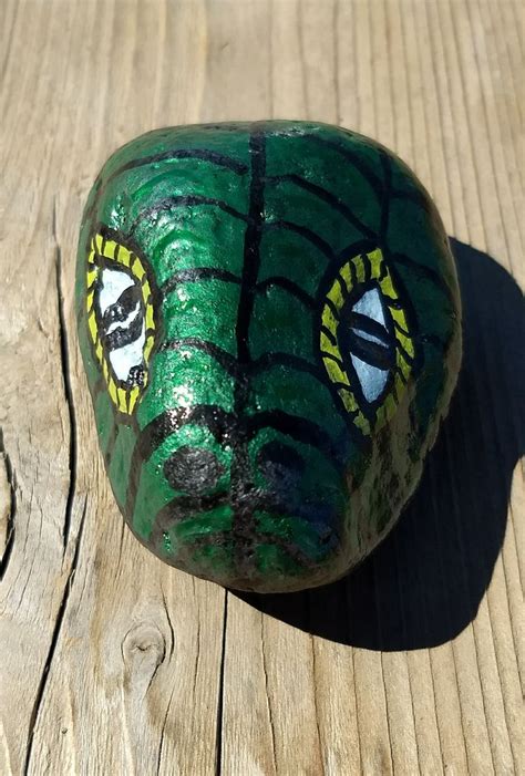 Snake Head Painted Rock | Painted snake, Painting rocks ideas, Painted rocks