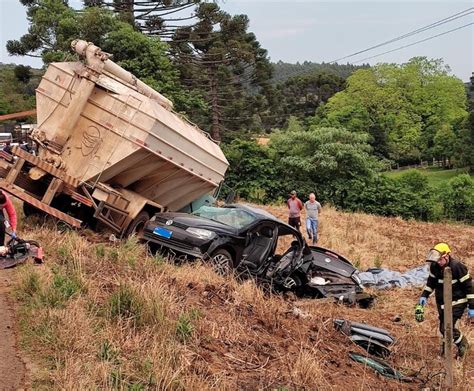 Quatro pessoas morrem em grave acidente na SC 355 Rádio RuralFM