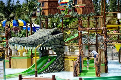 Cool Off At San Diegos Wet And Wild Water Parks