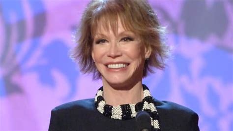 Her maternal grandparents were english immigrants, and her father was of english, irish, and german descent. Actress Mary Tyler Moore has died at age 80 - New Theory ...