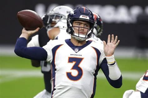 College football point spreads explained: Off-target: Lock throws 4 picks, Broncos routed by Raiders