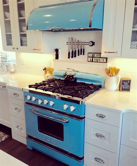 Pin By Sam Guthrie On Aquas Teals And Turquoise Retro Kitchen Cool