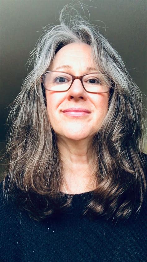 Saltandpepper Hair Grey Hair Grey Hair And Glasses Gray Hair April 2019 Beautiful Old Woman