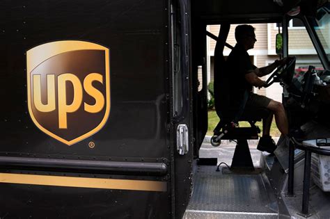 UPS hiring 100,000 seasonal workers: How much can you earn? - al.com