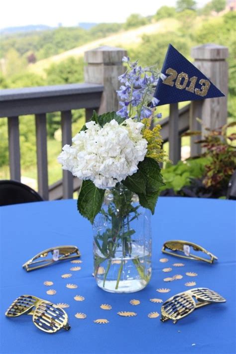 Flower Centerpieces For Graduation Party Awesome 25 Best Ideas About