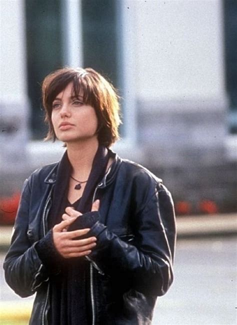 The actress couldn't have been any cuter when et spoke to her in 1999. angelina jolie foxfire | Angelina jolie young