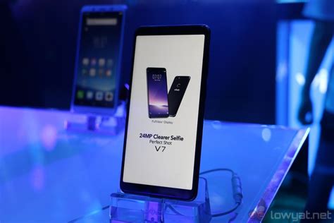 Vivo v7 plus, with the 24mp rear. vivo V7 with 24MP Selfie Camera Lands in Malaysia for RM1 ...