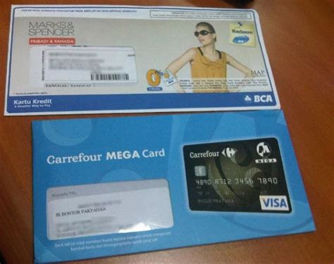 Memeriksa Kelengkapan Kartu Kredit