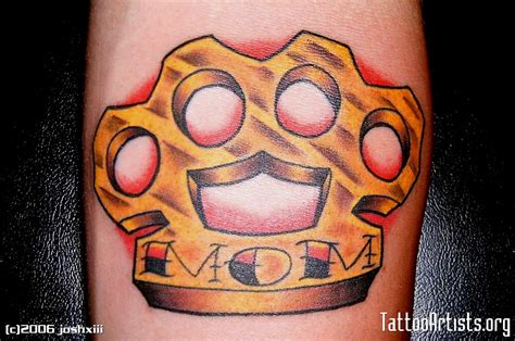 Moms Knuckles Tattoo Tattoo Ideas Tattoomagz