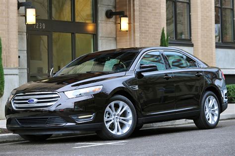 2014 Ford Taurus Vins Configurations Msrp And Specs Autodetective