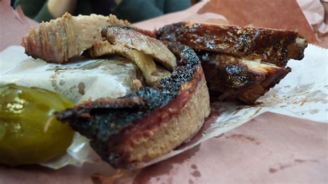 Pepperoni, ham, ground beef, bacon, italian sausage, onion, green peppers, banana peppers, jalapeno peppers, black olives. Brisket, Ribs, Sausage at City Market in Luling | Ed ...