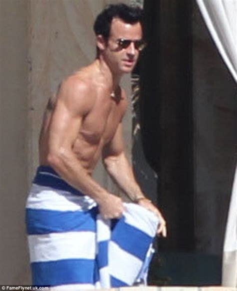 Justin Theroux Exposes His Muscle Body Naked Male Celebrities