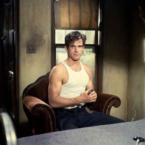 33 Gorgeous Photos Of Warren Beatty In The 1950s And 1960s Vintage News Daily
