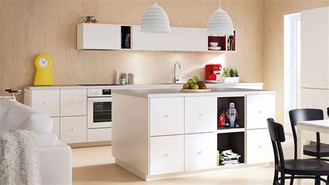 VEDDINGE White Kitchen | Ikea kitchen design, White ikea kitchen ...