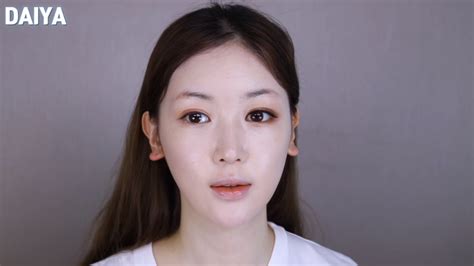 Beautiful Youtuber Shows Japanese And Korean Makeup Trend Differences