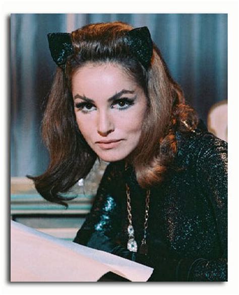 Ss3232515 Filmbild Von Julie Newmar Promi Fotos Und Poster Bei