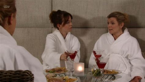 Coronation Street Blunder As Toyah Battersby Takes Sister To Spa