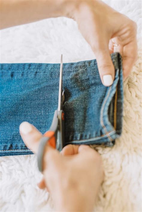 How To Cut Your Own Jeans Diy Crop Jeans Poor Little It Girl