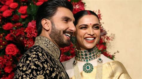 Ranveer Singhs Cheesy Comments On Deepika Padukones Latest Photos Are Making Her Drool See
