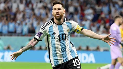 Argentina 2 1 Australia Lionel Messi Sparkles In 1000th Game As His