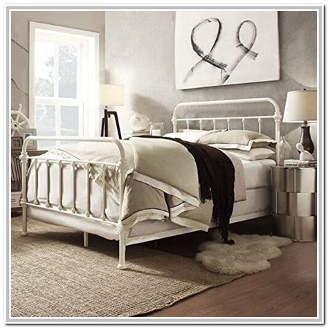 20 White Wrought Iron Bed Decorating Ideas