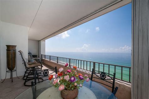 Apartment offers easy access to nearby locations as destin history and fishing museum, bluewater bay resort and harborwalk village. Large 2 Br Beach Front Condo Destin,Fla