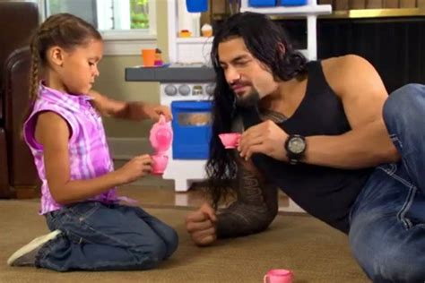 Fatherhood Roman Reigns And His Daughter Wwe Superstar Roman Reigns Wwe Roman Reigns Roman