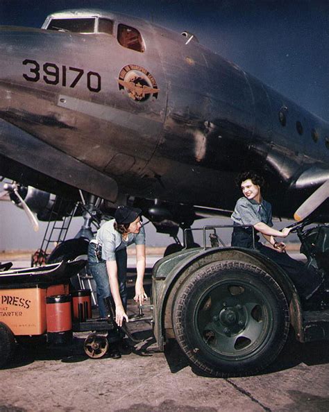 Photo Waves Seamen 1st Class Billy Ikard And Barbara A Patterson