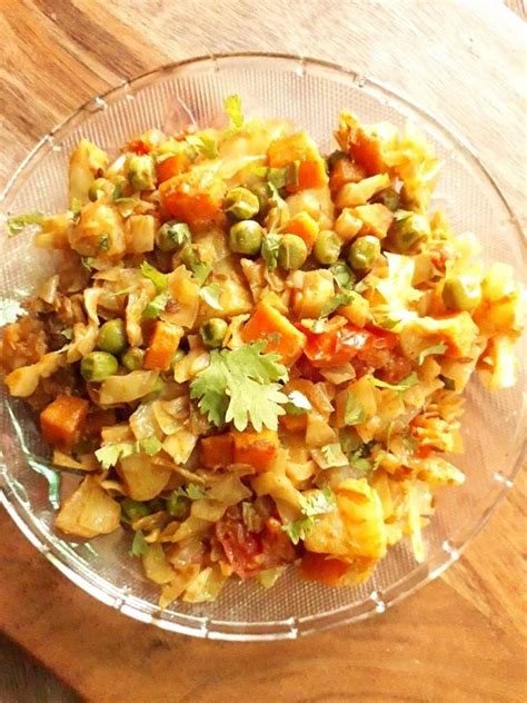 Vegetarian north indian food recipes. 30 Best North Indian Curry Recipes | Curry recipes, Aloo ...