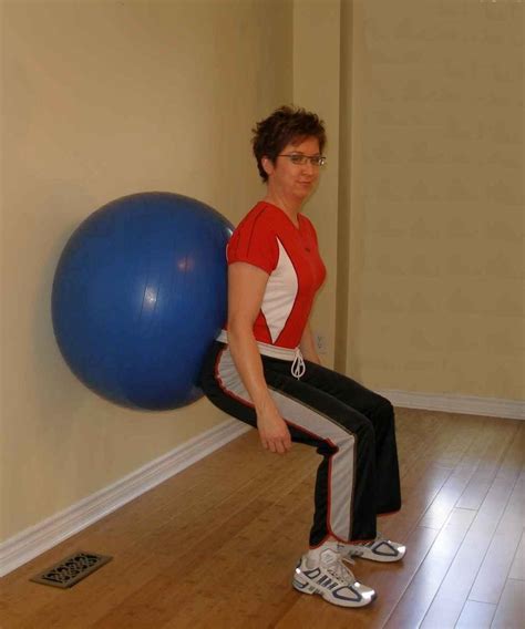 Squat With The Exercise Ball