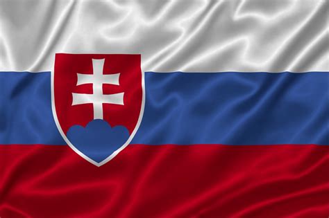 Vlajka je vhodná ako dekorácia do klubovne, izby, či štýlovo zariadeného obchodu, vhodná taktiež pre fanúšikov slovenského futbalu a hokeju. Luxusná saténová vlajka SR | Vlajky.EU