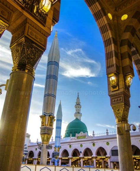 المسجد النبوي | Beautiful mosques, Islamic architecture ...