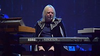 Rick Wakeman Says YES Died With Chris Squire, Opposes Own Use Of YES ...