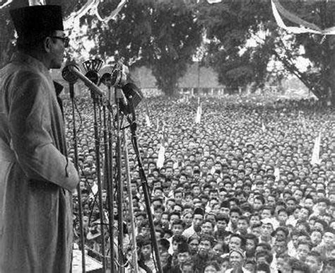 Mohammad hatta, dikenal sebagai dwi tunggal. Download Foto Ir Soekarno - Download Gratis