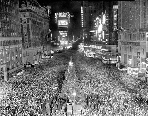 Times Square New Years Eve 1937 New York New Years Eve Old Photos