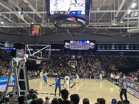 Its A Party In The Siegel Center Vcu Thumps Saint Louis On 2000s Night