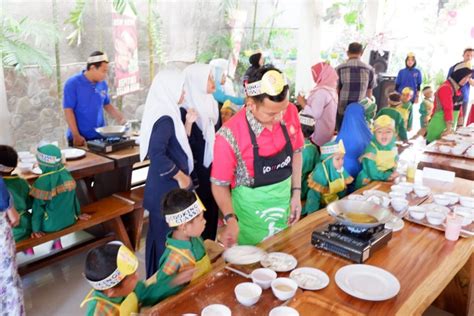Discover bakat meaning and improve your english skills! Asah Bakat Anak, Warung Apung Rahmawati Gelar Cooking ...