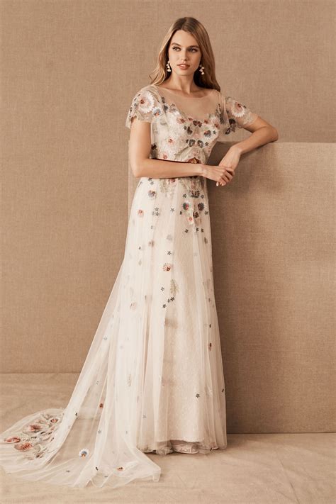 Https://tommynaija.com/wedding/embroidered Flower Wedding Dress