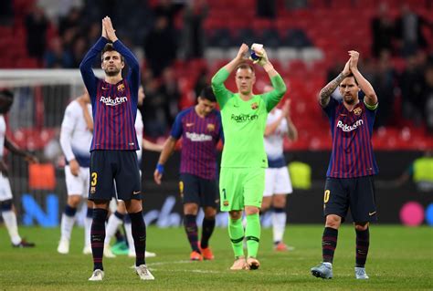 Futbol club barcelona, commonly referred to as barcelona and colloquially known as barça (ˈbaɾsə), is a spanish professional football club based in barcelona, that competes in la liga. Zwangsmaßnahme: Barcelona kürzt Lionel Messi & Co. das ...