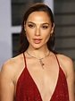 Gal Gadot Age, Education, Figure, Height, Parents, Family, Boyfriend ...