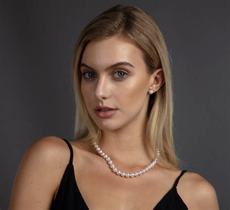 What Size Is Right For Her Pearl Size Pearl Necklaces Wedding