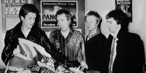 Les Souvenirs Des Sex Pistols Partiront En Fumée