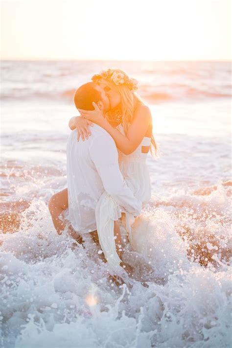 30 romantic beach engagement photo shoot ideas deer pearl flowers part 3