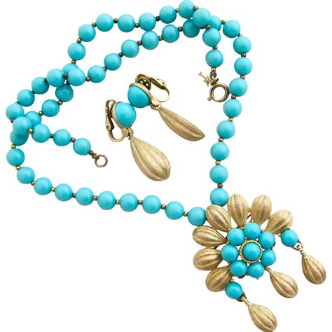 Vintage Trifari Cleopatra Turquoise Lucite Bead Dangle Necklace And