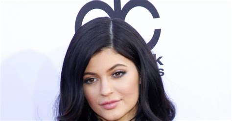 8 Ways That Kylie Jenner Is Morphing Into Kim Kardashian Fame10