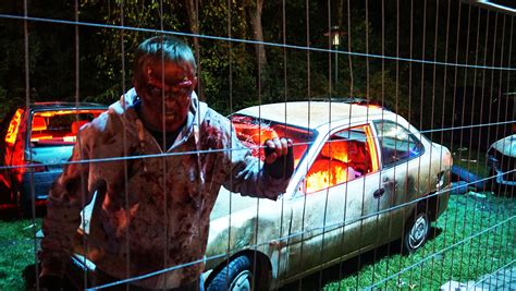 Auf einer fläche von etwa 45 hektar tauchen die gäste in die filmwelt ein und erleben in über 40 unterschiedlichen attraktionen spannung, entertainment und nervenkitzel. "Rocking Halloween" im Holiday Park 2016 mit drei Scare ...