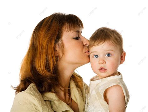母親親吻女兒抱著家庭孩子 照片背景圖桌布圖片免費下載 pngtree